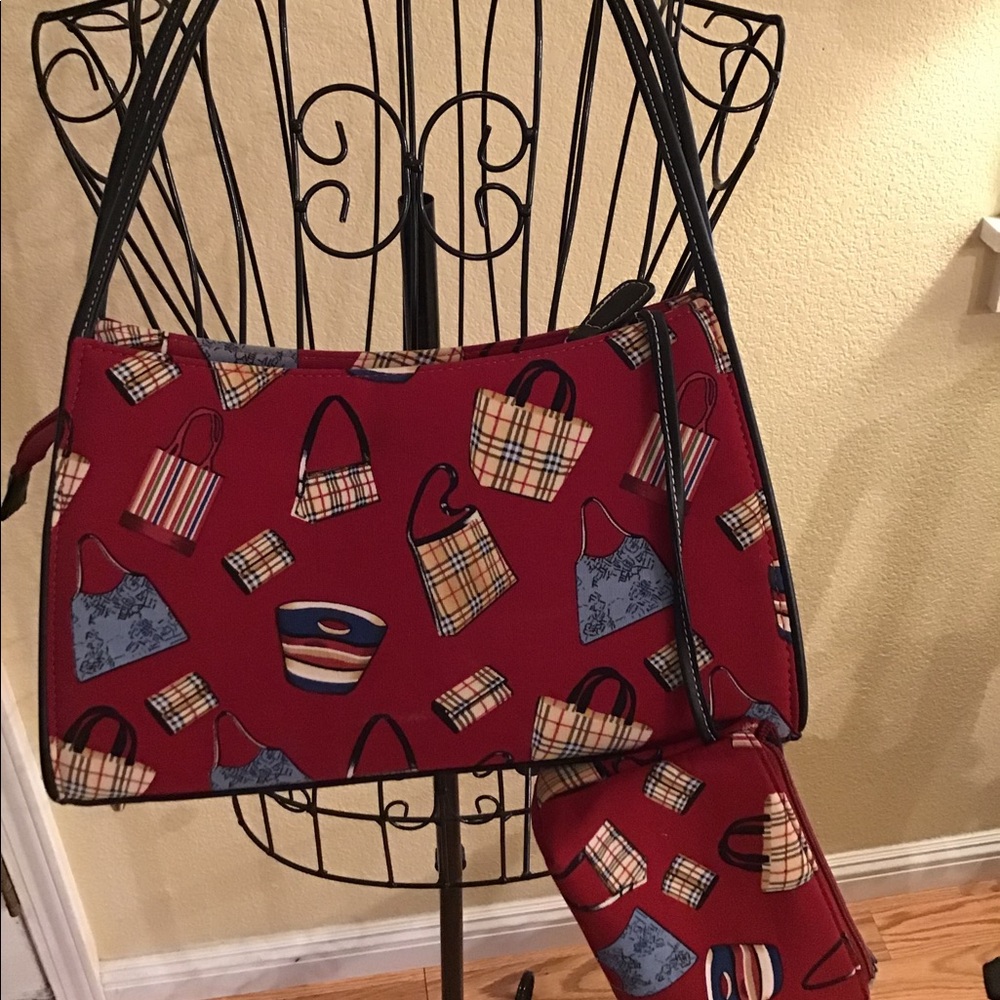 Purse with small cosmetic bag included